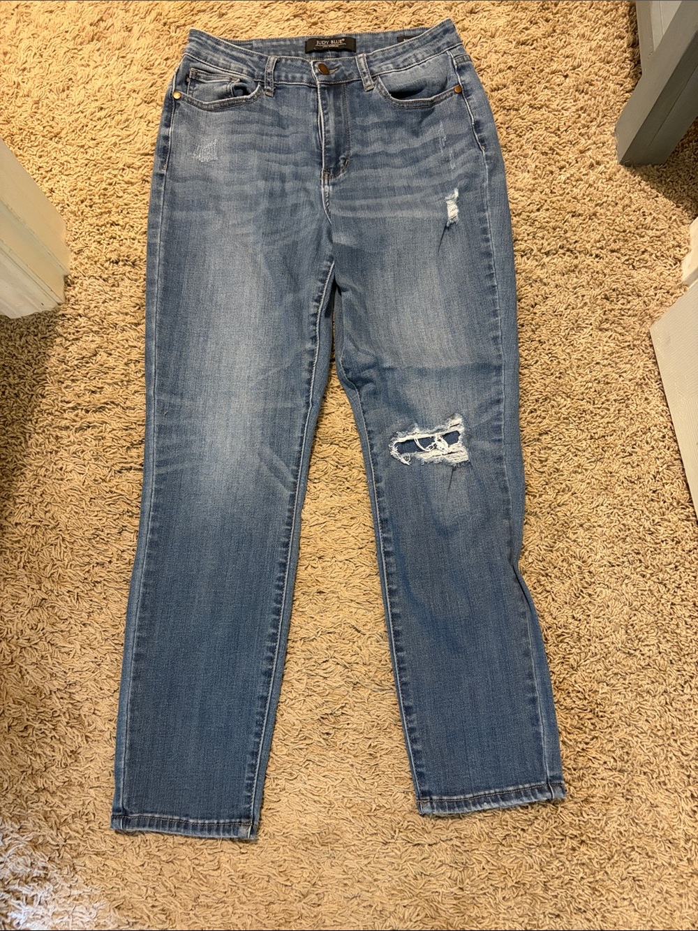Judy Blue Classic Blue Distressed Women’s Jeans